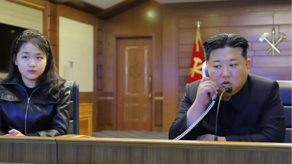 Kim Jong-un ar fi schimbat regulile succesiunii în Coreea de Nord. Ce se întâmplă cu fiica liderului