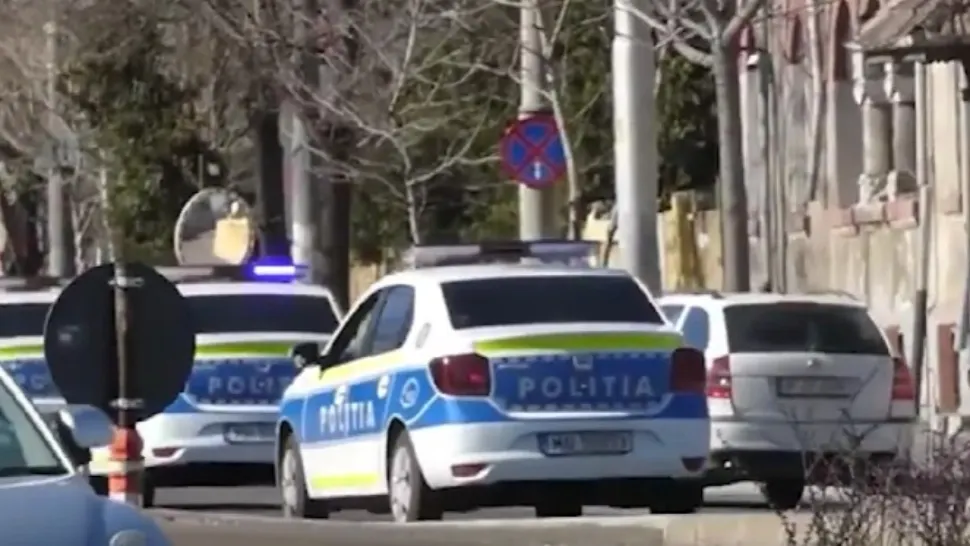 Accident cu o autospecială. Un poliţist şi un jandarm, răniţi într-un accident produs în judeţul Buzău