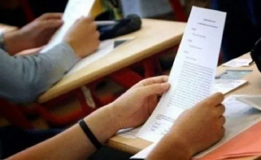 Mai mult de jumătate dintre viitorii absolvenţi buzoieni nu au obţinut medii de promovare la simularea bacului