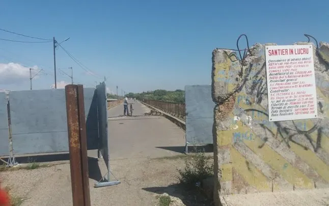 Lucrările la podul de la Vadu Pașii, pe final