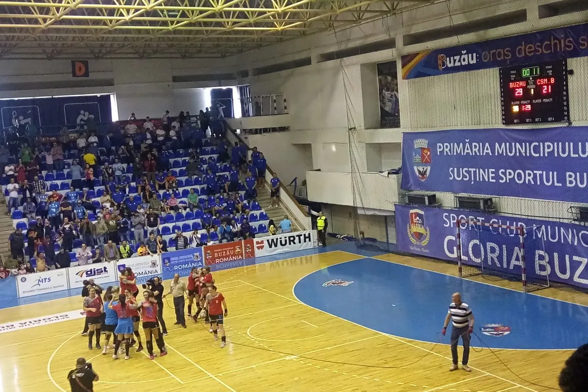Oh-la-la ! CSM Bucuresti spulberata de handbalistele Gloriei Buzau !