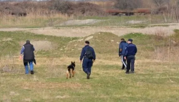 Zeci de localnici, jandarmi și pompieri caută un bărbat dispărut fără urmă