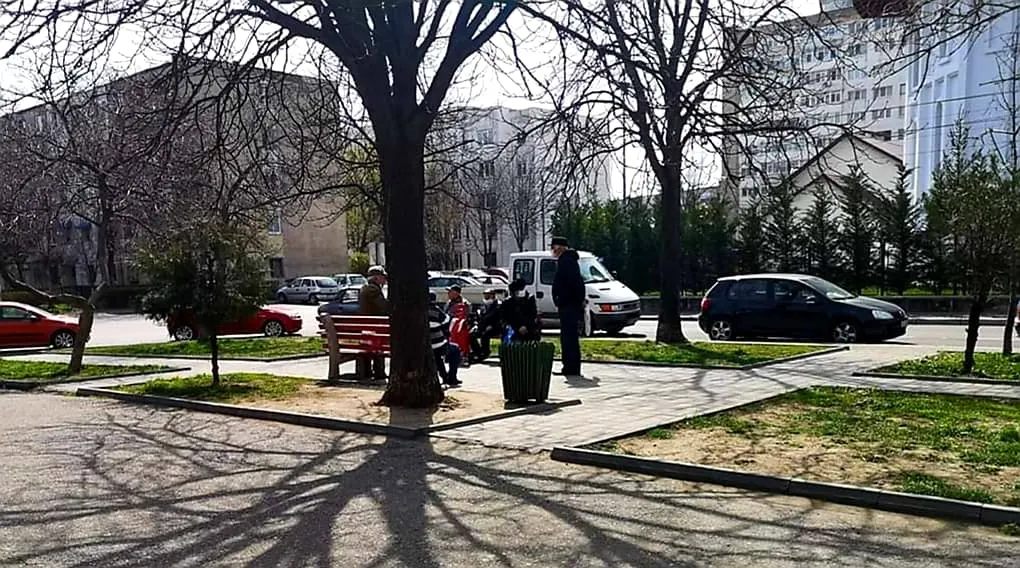 La promenadă și socializare, în loc de izolare