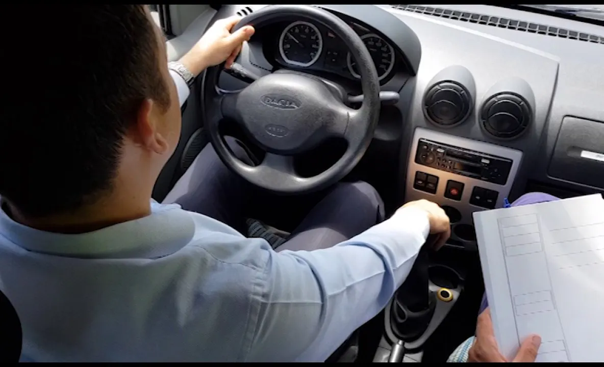 Examenele pentru permis, suspendate