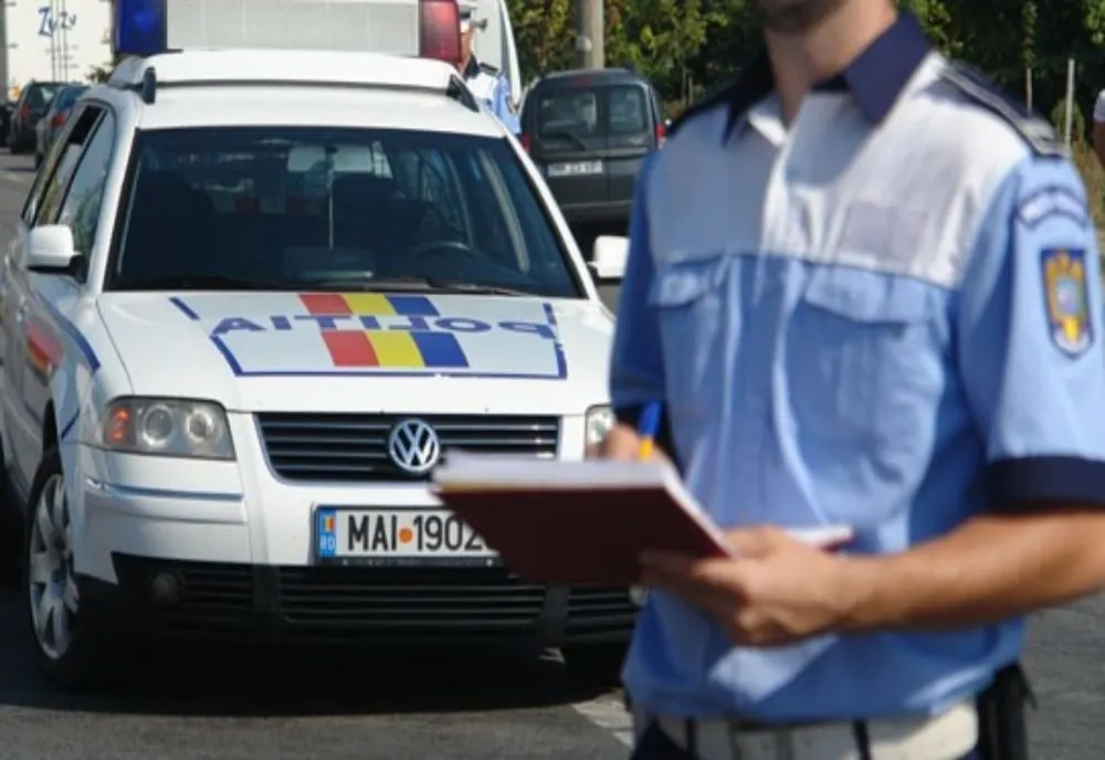 Șofer al unei curse regulate de transport persoane, găsit băut la volan
