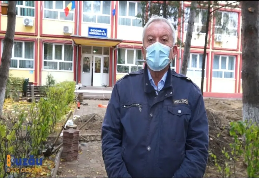 Primarul Buzăului cere redeschiderea școlilor 