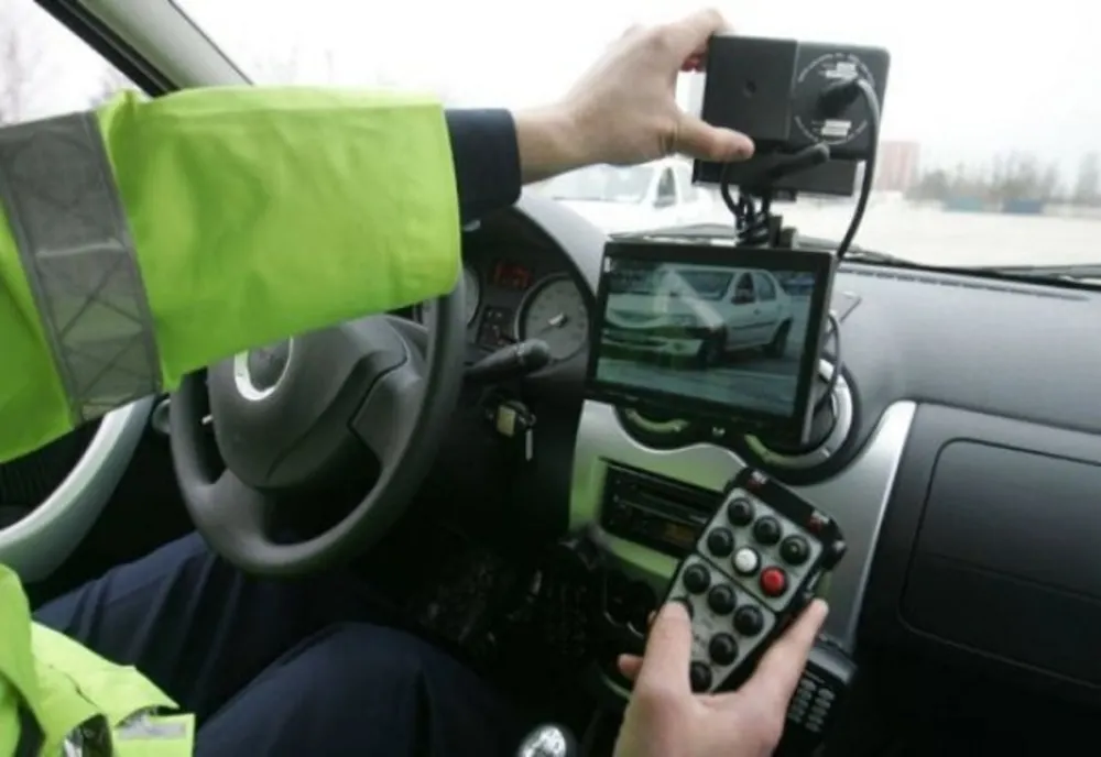 Depistat de radar cu 113 km/h în localitatea Costești