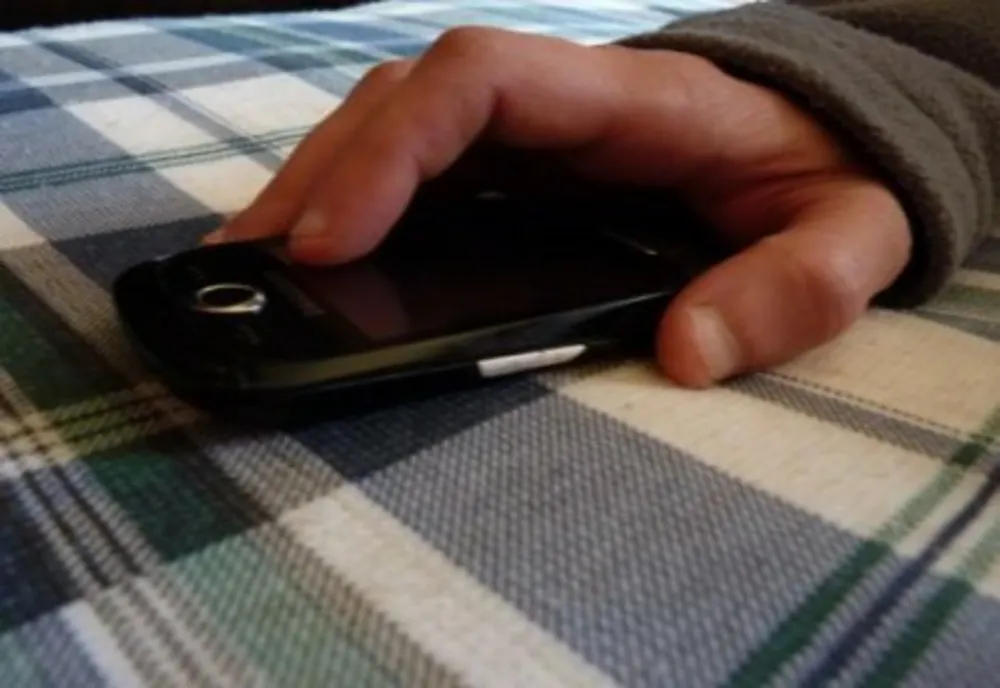 Au colindat și au plecat și cu telefonul mobil al celui colindat