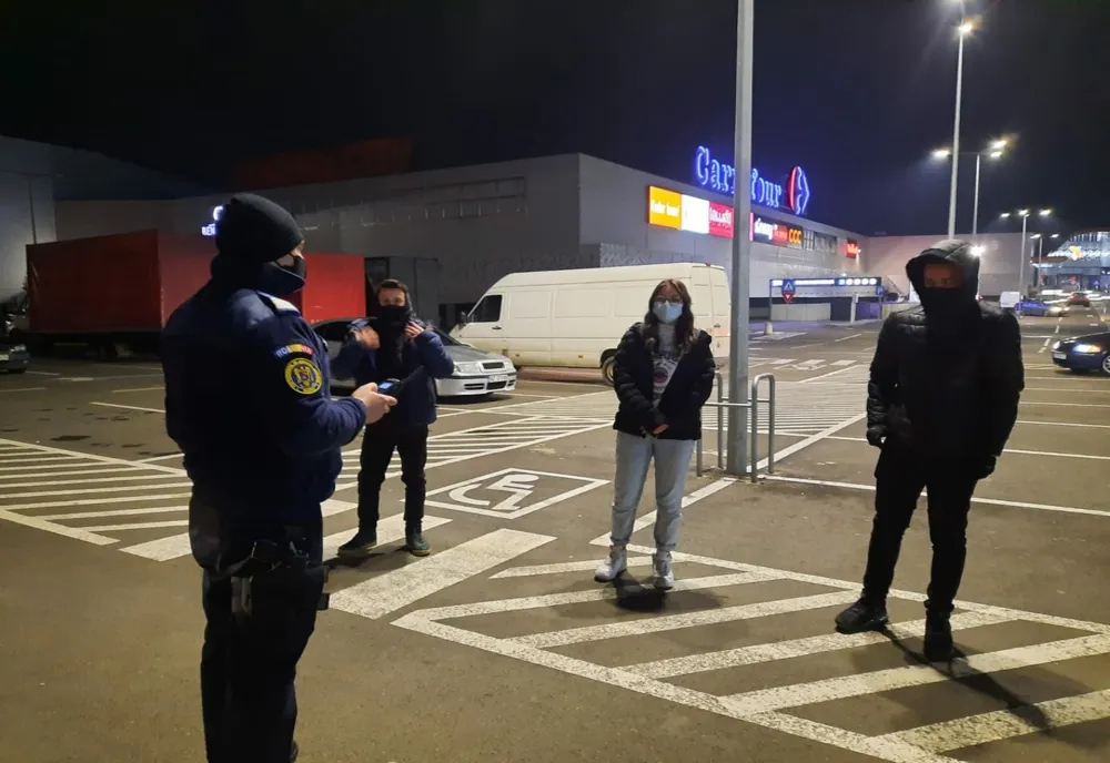 Vineri și sâmbătă, polițiștii buzoieni au legitimat 1500 de persoane și au verificat peste 100 de societăți comerciale