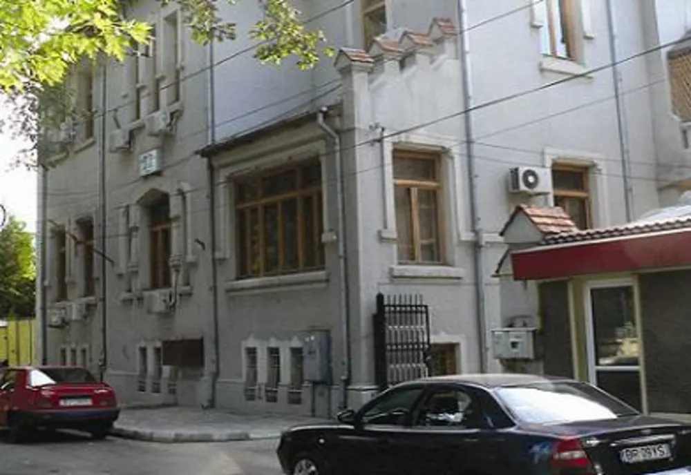 Cadrele didactice care nu au ore la clasele terminale trimise forțat în concediu de odihnă