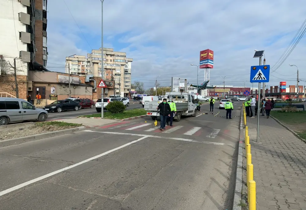 Update: Pieton accidentat în apropierea marcajului pietonal. Femeia a decedat la Spital