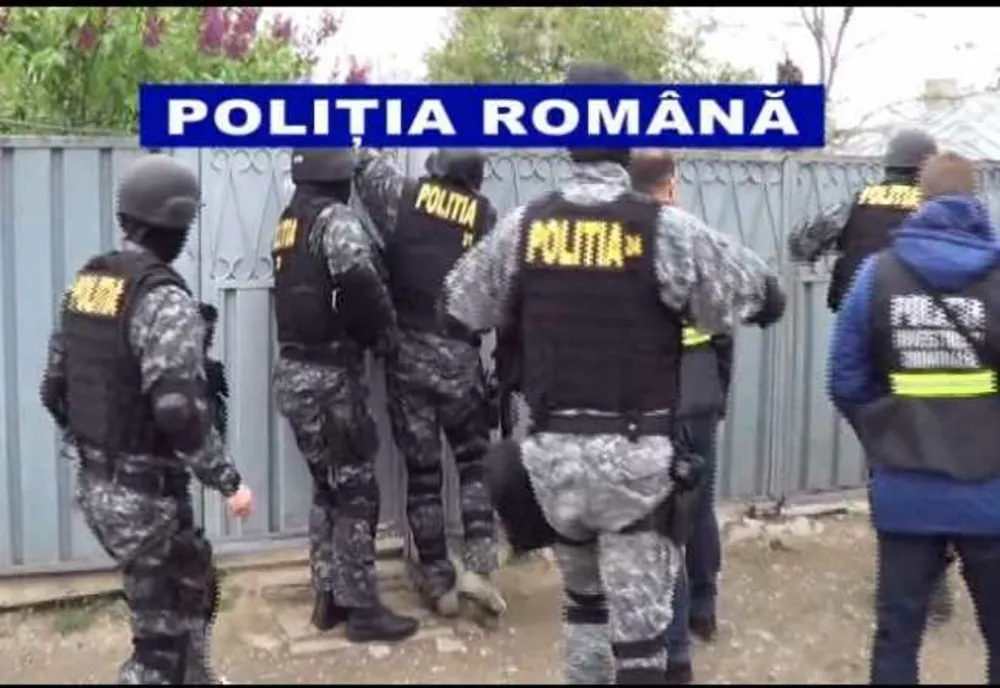 Percheziții la o persoană bănuită de săvârșirea mai multor infracțiuni de furt