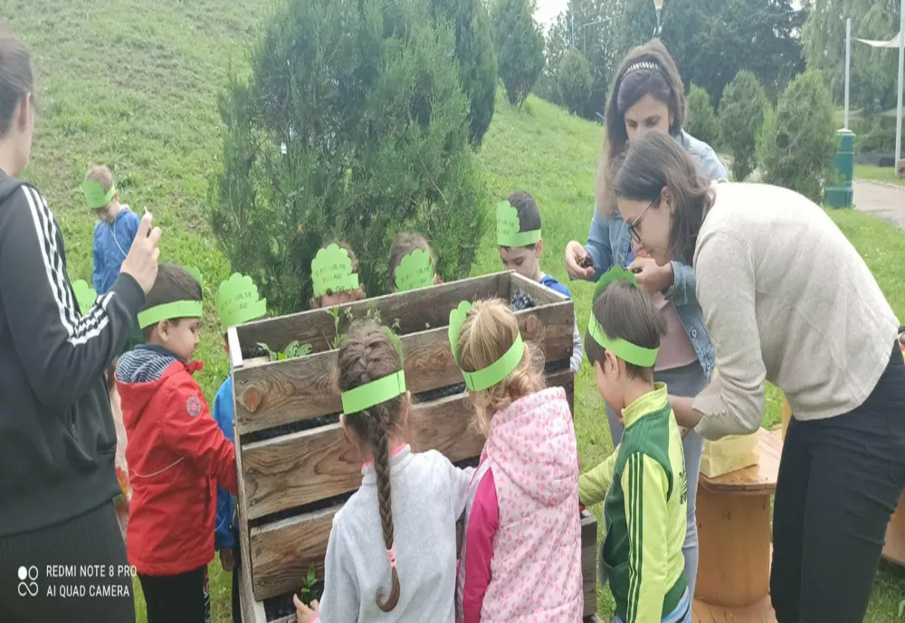 Mii de copii din Buzău  participă la proiectul ”Micii Grădinari”