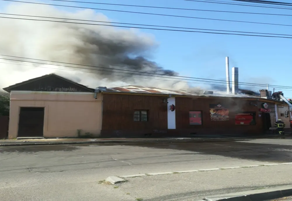 Incendiu în această dimineață la o pizzerie din Buzău