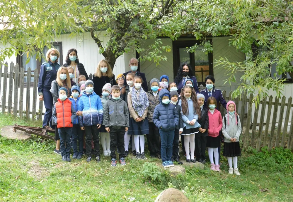 Foto: La început de an școlar, pentru elevii din ciclul primar din cadrul Școlii Gimnaziale Bisoca a sunat clopoțelul pentru ora de siguranță rutieră