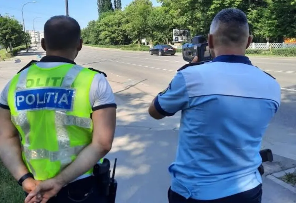 Un elvețian înregistrat de radar cu 186 km/h pe DN2E85, în afara localităţii Racoviţeni