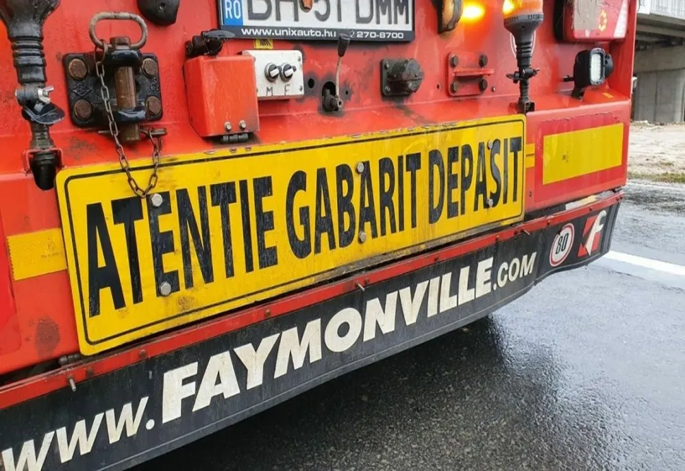 Un transport agabaritic trece astăzi prin județul Buzău