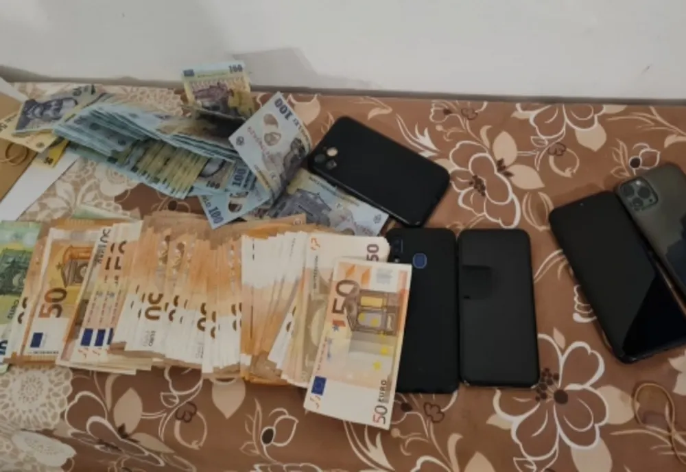 Percheziții domiciliare pentru destructurarea unei grupări specializate în furturi din societăți comerciale