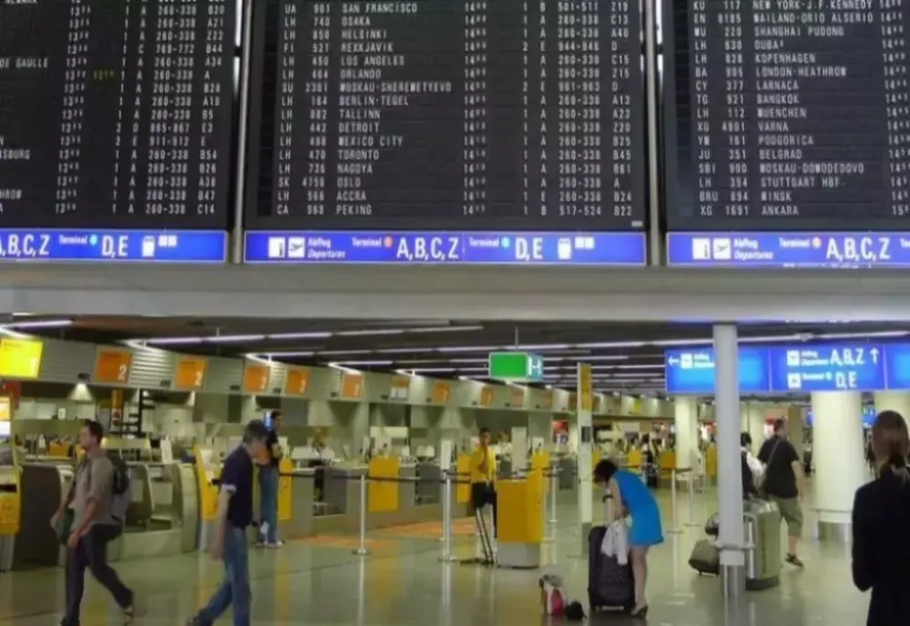 Se schimbă regulile pentru carantinarea persoanelor care intră în România