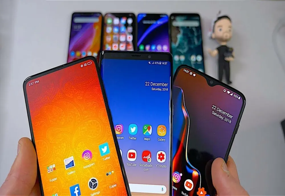Telefoane mobile în valoare de aproape 43 milioane de lei, vândute online, fãrã fiscalizarea veniturilor