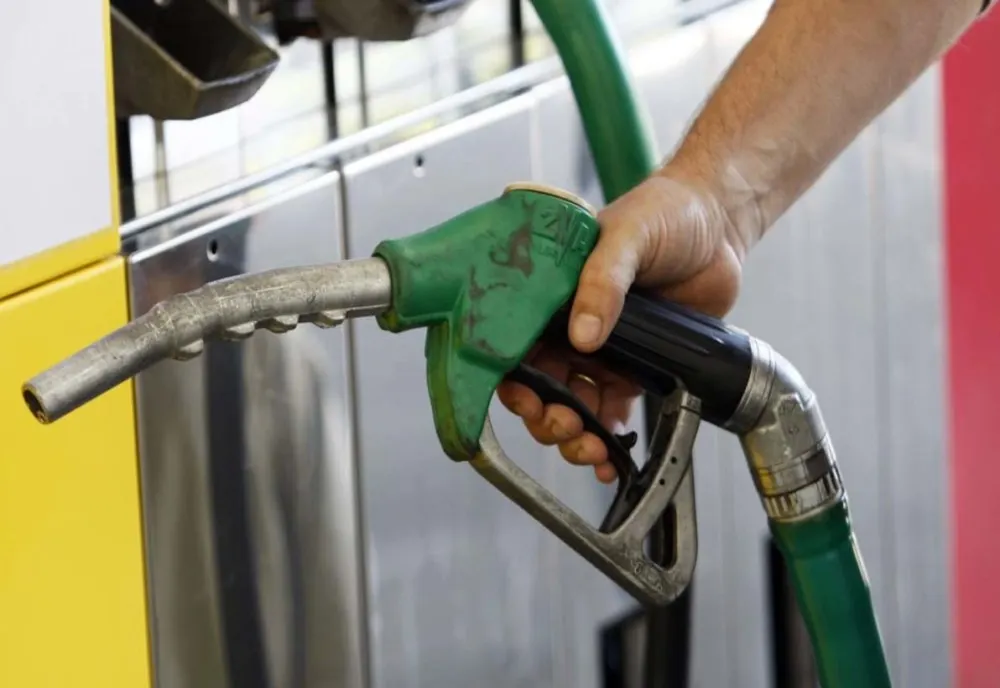 CULISELE STATULUI PARALEL. România, zguduită de prețurile la carburanți. Șoferii au ieșit în stradă