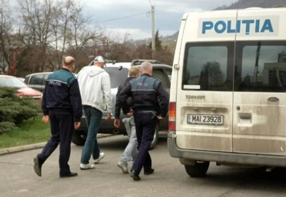 Reținut pentru violare de domiciliu şi ameninţare
