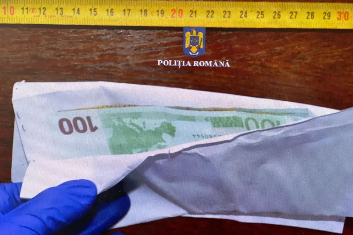 Video: Arestat preventiv pentru că ar fi șantajat o femeie că va publica materiale video și foto compromițătoare