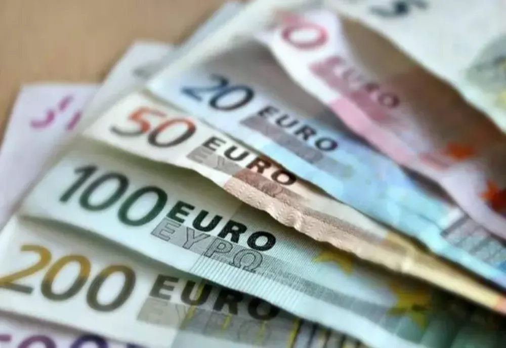 Uniunea Europeană a decis limitarea plăților în numerar