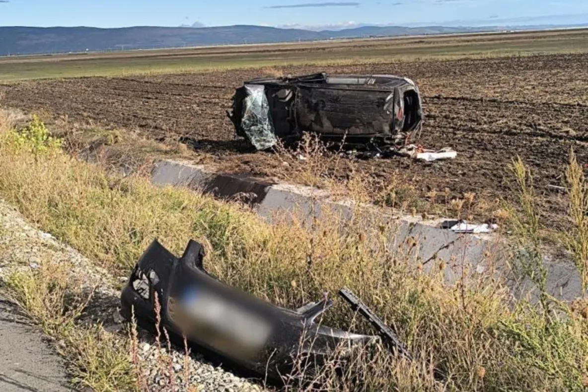 Accident pe DJ 203C, în județul Buzău. Șapte persoane au fost rănite, după ce o mașină s-a răsturnat în afara carosabilului
