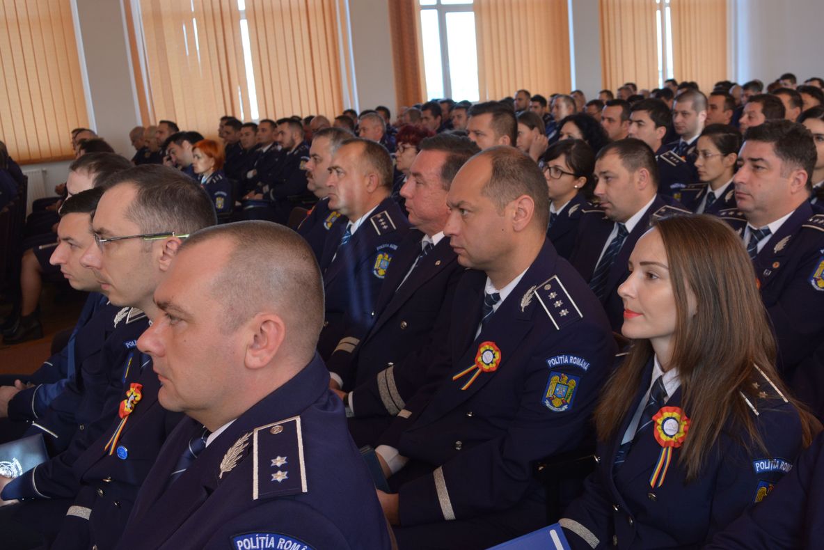 Secretul din spatele uniformei