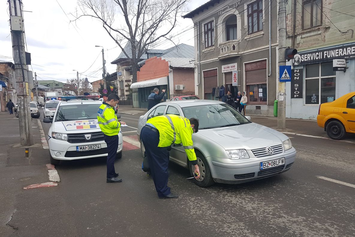 Septuagenară lovită de mașină, pe strada Alexandru Marghiloman