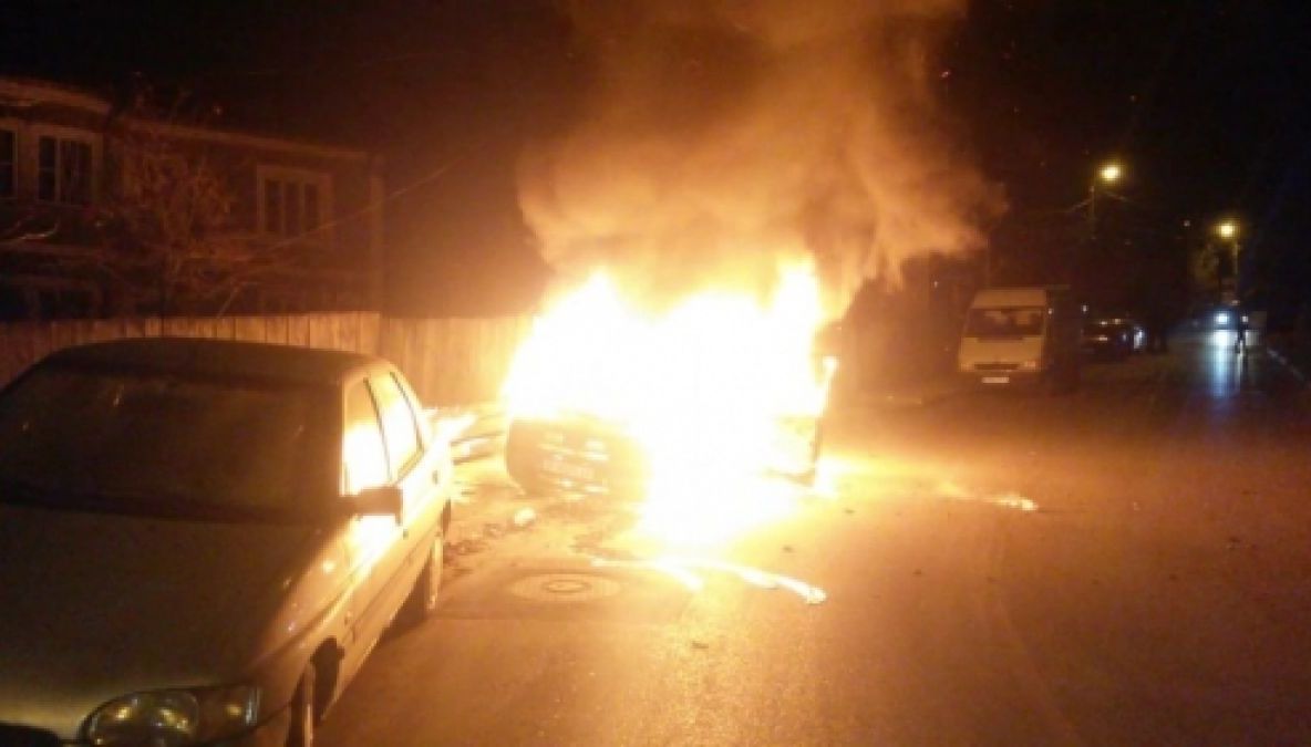 Un bărbat din Rîmnicu Sărat s-a sinucis dîndu-și foc, în mașină