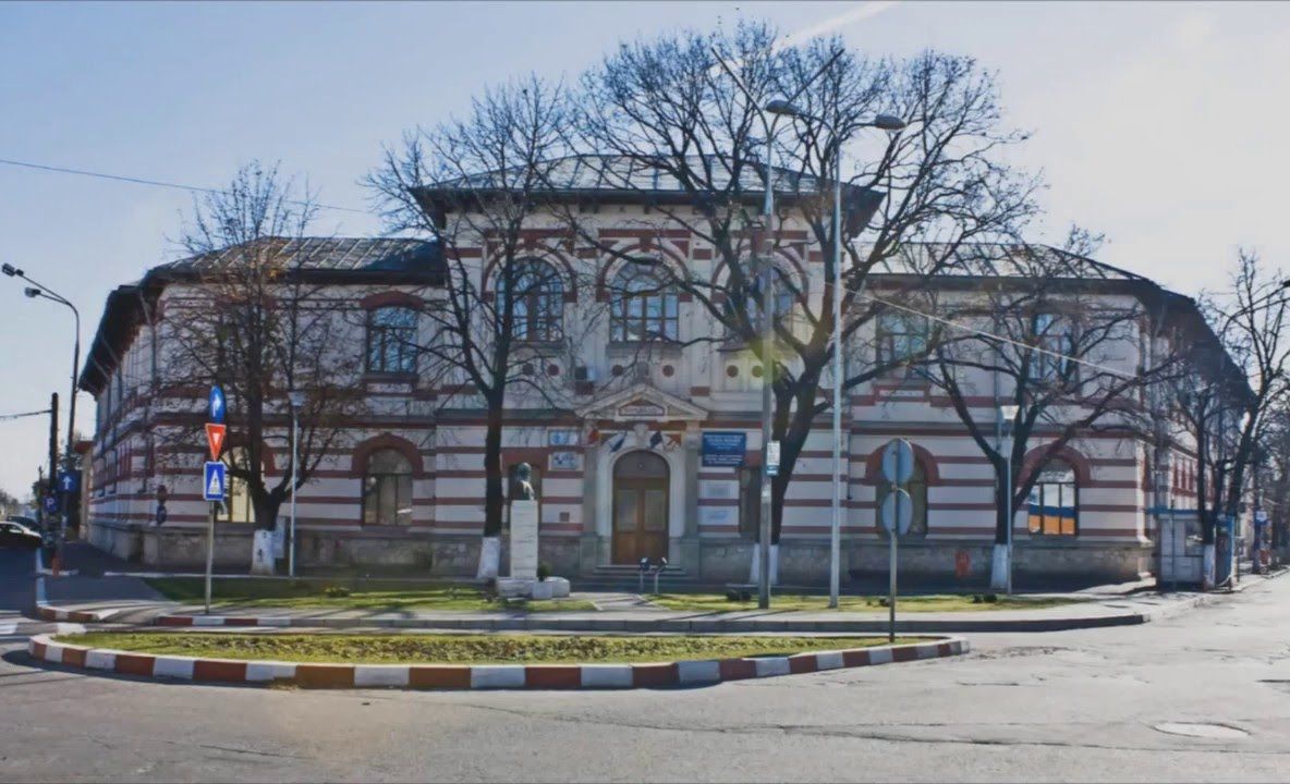 Elev de la Hasdeu, suspect de infectare cu coronavirus. Marți liceul este închis