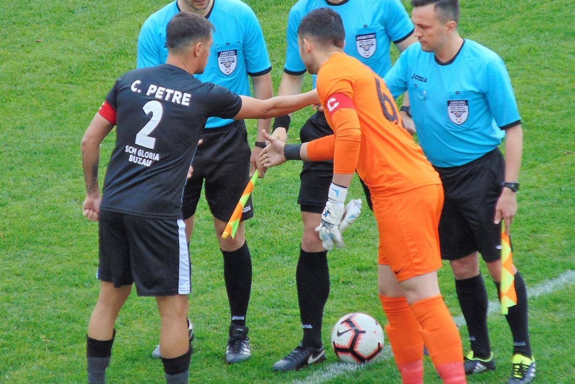 Scor de tenis, în meciul Gloria-Ceahlăul