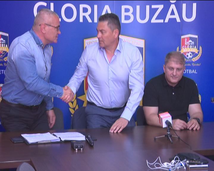 Ilie Stan, prezentat oficial, de Gloria Buzău