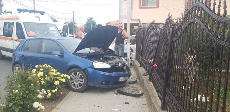 Bebelus de numai cateva luni, ranit intr-un accident rutier