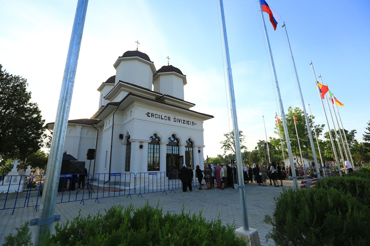 Reținut, după ce a vrut să spargă Biserica Eroilor