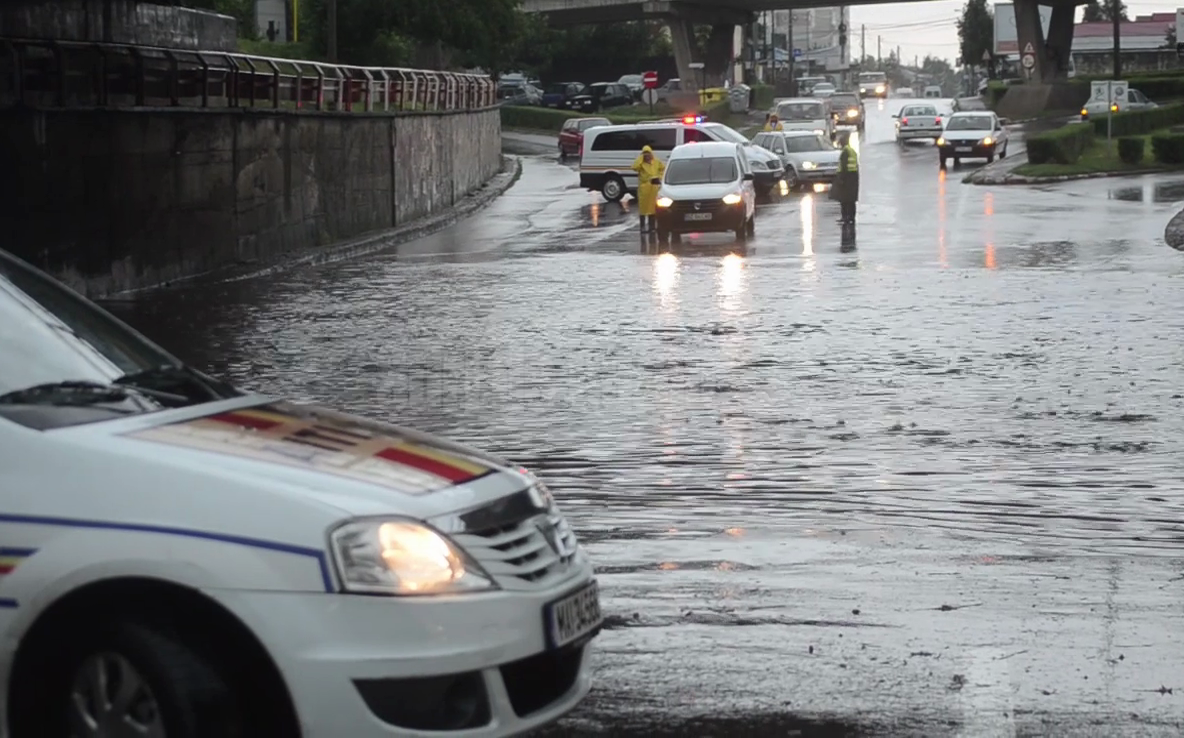 Inundații, în urma potopului de acum o oră