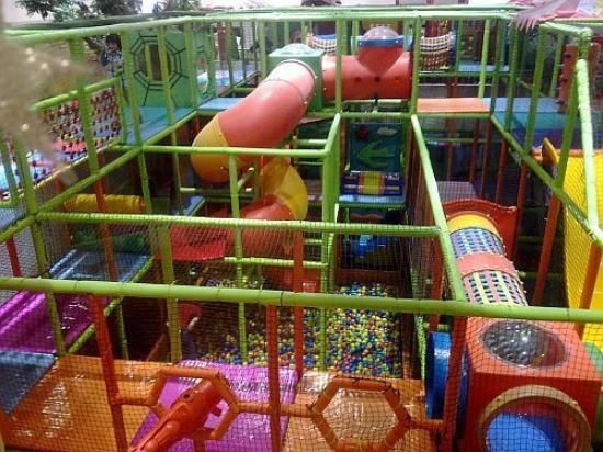 Nereguli grave descoperite la locurile de joacă din Buzău