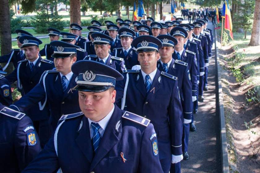 Profesoară din Buzău: "În loc de flori aduceți rechizite! Le vom oferi copiilor nevoiași"