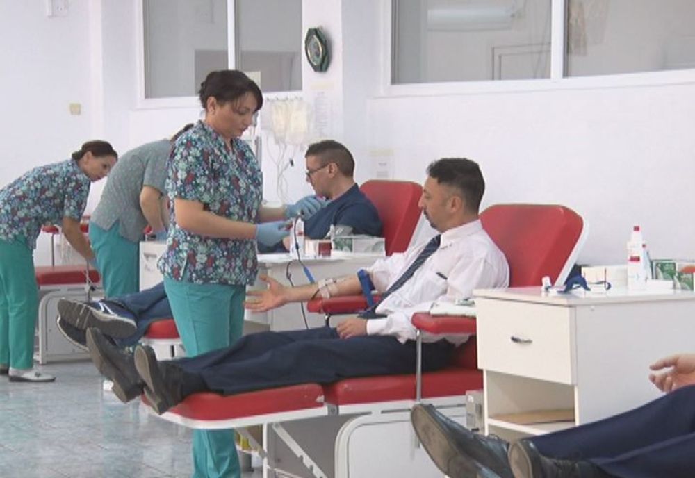 Au donat sânge, pentru a salva vieți