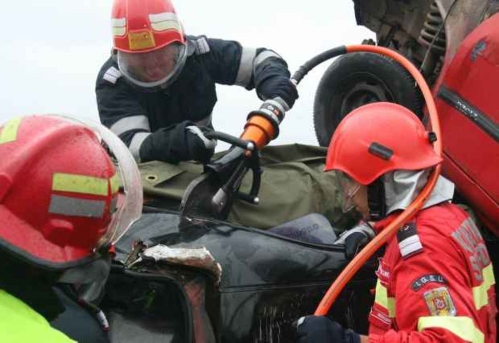 Accident deosebit de grav, pe DN2 E85 între localitățile Limpezis și Cioranca.