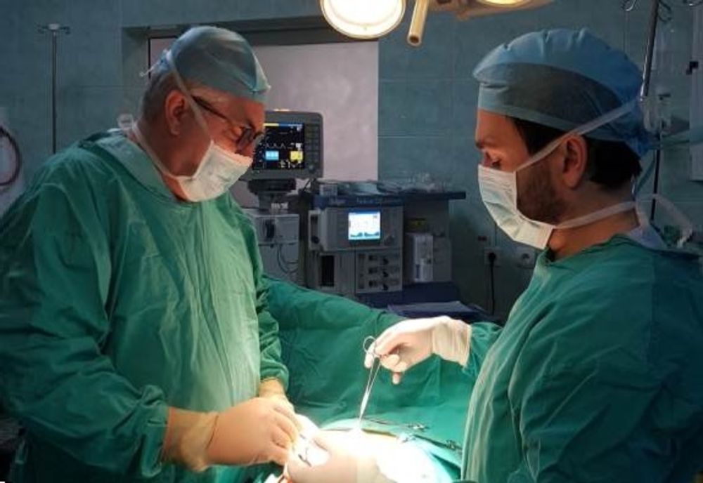 Medicii buzoieni, o nouă reușită în seria intervențiilor chirurgicale laparoscopice