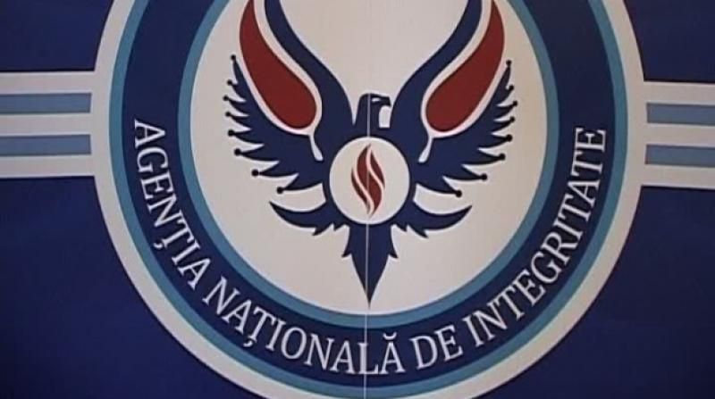 Consilier local declarat incompatibil de ANI. A fost angajat în aparatul de specialitate al primarului