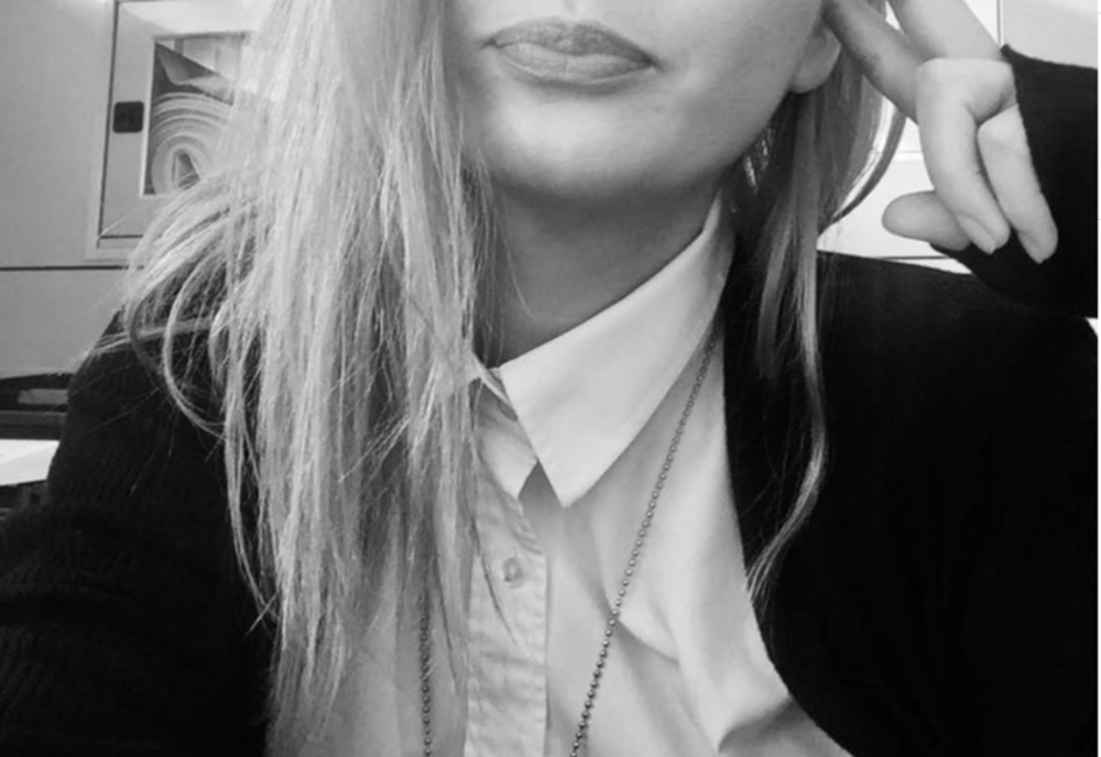 Tânăra teribilistă care a accidentat un polițist va rămâne în arest