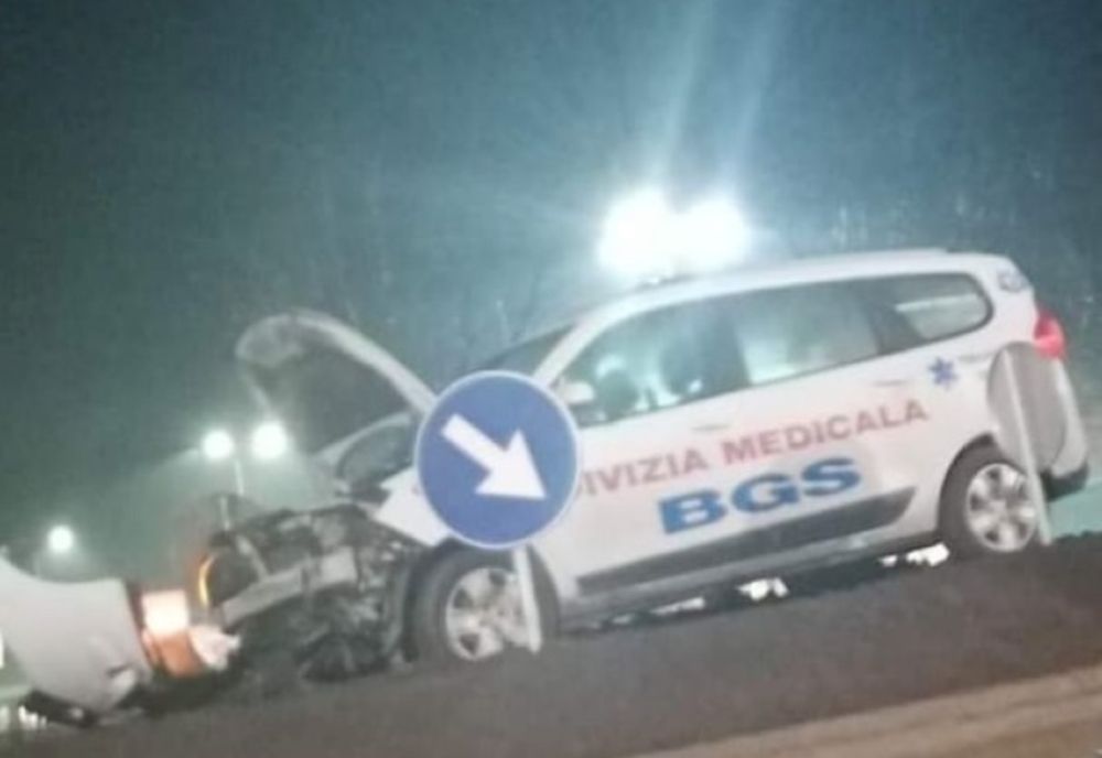 A treia mașină care a intrat în rondul de la strada Frăsinet în ultima lună