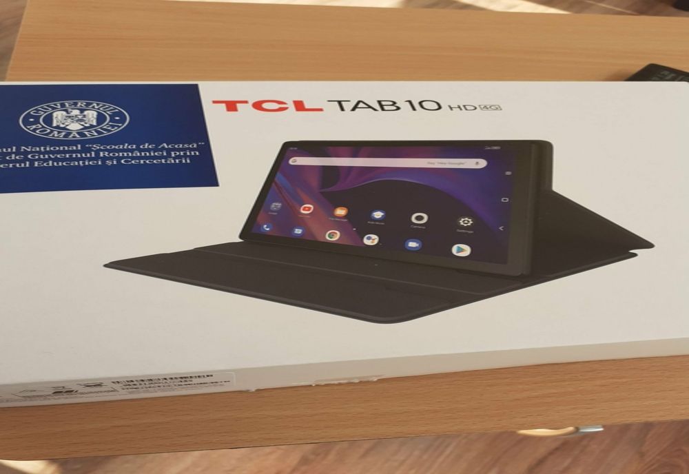 Au sosit primele 1040 tablete la ISJ Buzău