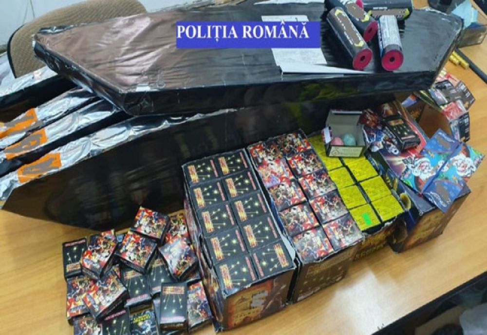 Bărbat depistat de poliţişti cu articole pirotehnice