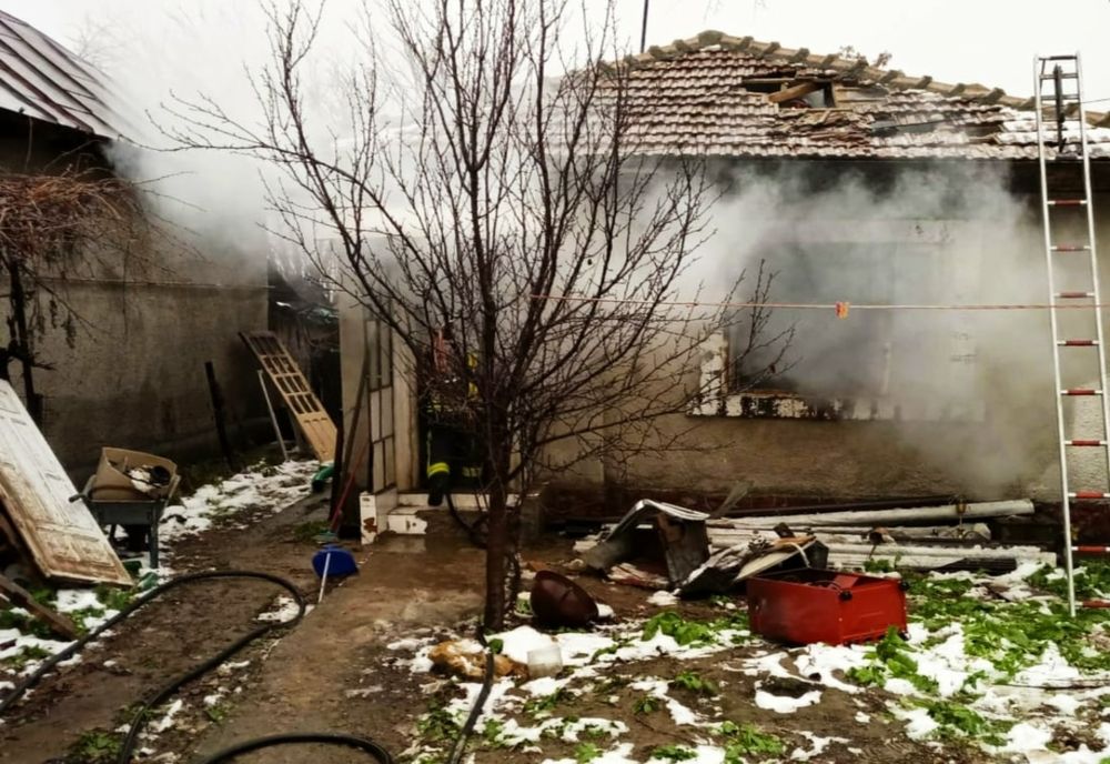 Incendiu la Rm. Sărat cu o victimă cu arsuri de gradul I și II pe aproximativ 10% din suprafața corpului