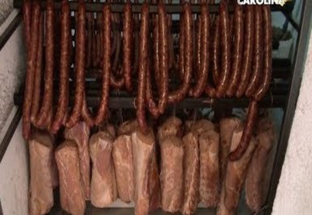 Bărbat de 41 de ani bănuit de furtul unor produse alimentare dintr-o anexă a unei locuințe